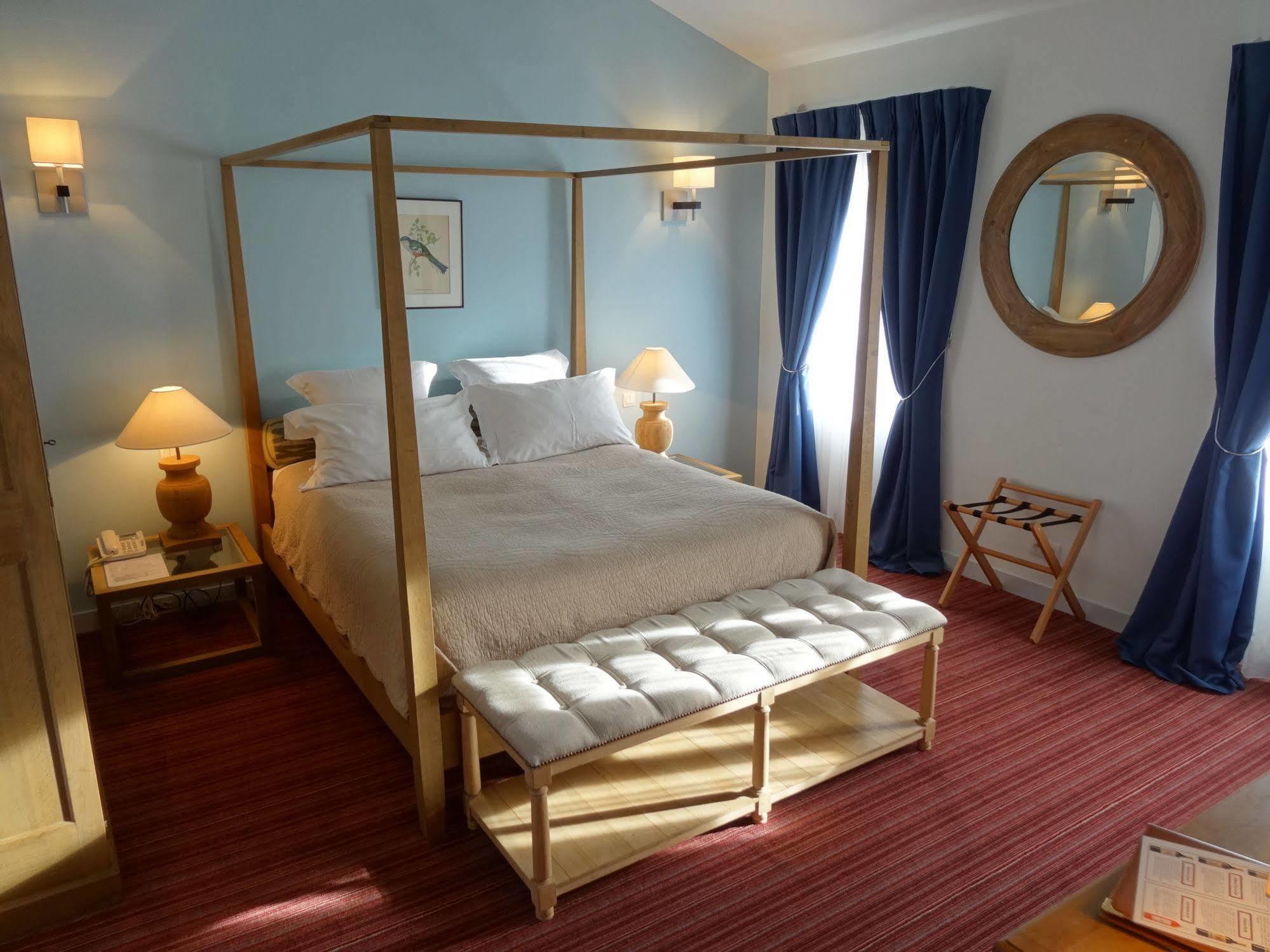 Hotel Rollan De By Bégadan Kültér fotó
